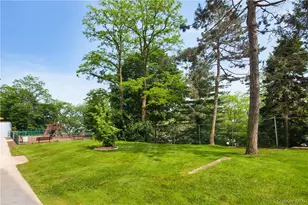 300 High Point Dr, Hartsdale, NY 10530 - Photo 36
