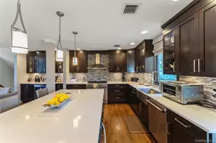 7 Greenacre Ct, Syosset, NY 11791 - Photo 8