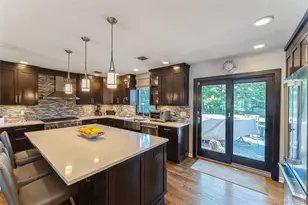 7 Greenacre Ct, Syosset, NY 11791 - Photo 6