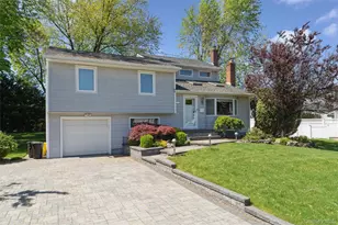 7 Greenacre Ct, Syosset, NY 11791 - Photo 2