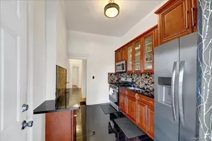 4521 Carpenter Ave, Bronx, NY 10470 - Photo 14