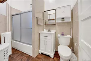 4521 Carpenter Ave, Bronx, NY 10470 - Photo 10
