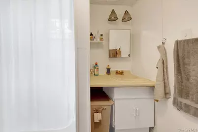 4521 Carpenter Avenue, Bronx, NY 10470 - Photo 6