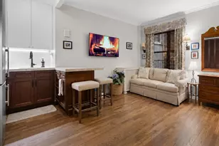 160 E 91st St, New York, NY 10128 - Photo 2