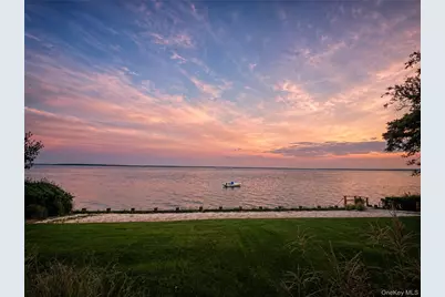8908 Peconic Bay Boulevard, Laurel, NY 11948 - Photo 16