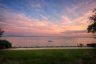 8908 Peconic Bay Blvd, Laurel, NY 11948 - Photo 16