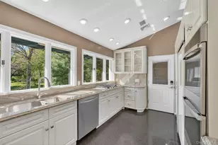 18 Millbank Rd, Poughkeepsie, NY 12603 - Photo 2