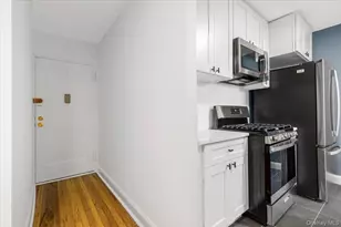 5645 Netherland Ave, Bronx, NY 10471 - Photo 8