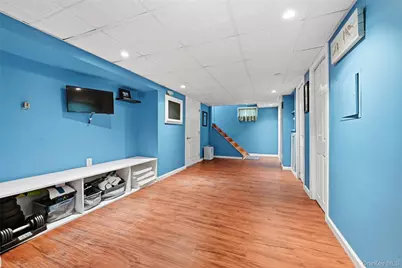 91 Rockaway Avenue, Rockville Centre, NY 11570 - Photo 20