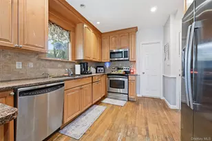 91 Rockaway Ave, Rockville Centre, NY 11570 - Photo 6