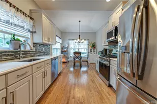 34 Paddington Cir, Smithtown, NY 11787 - Photo 6