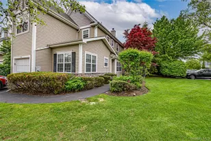 34 Paddington Cir, Smithtown, NY 11787 - Photo 4