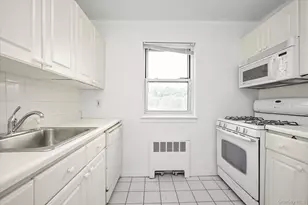 67-44 152nd St, Flushing, NY 11367 - Photo 8