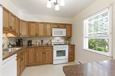 10 Harbour Lane #4B, Oyster Bay, NY 11771 - Photo 8