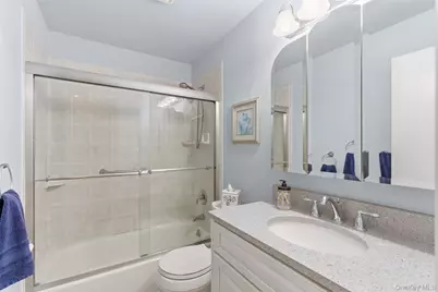 10 Harbour Lane #4B, Oyster Bay, NY 11771 - Photo 12