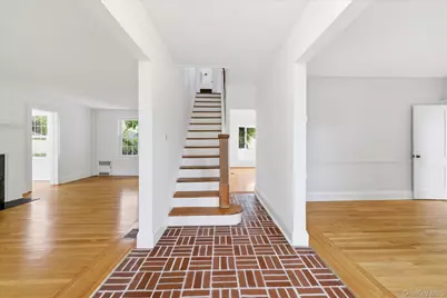 215 Lakeview Avenue, Rockville Centre, NY 11570 - Photo 8