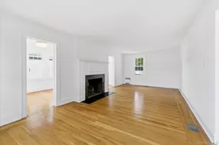 215 Lakeview Ave, Rockville Centre, NY 11570 - Photo 10