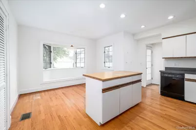 215 Lakeview Avenue, Rockville Centre, NY 11570 - Photo 20