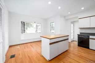 215 Lakeview Ave, Rockville Centre, NY 11570 - Photo 20