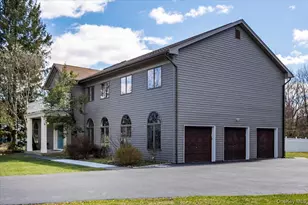 11 Baker Ln, Suffern, NY 10901 - Photo 4
