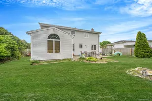 75 Pawnee Dr, Commack, NY 11725 - Photo 6