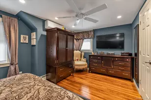 1700 Rugby Rd, Merrick, NY 11566 - Photo 14