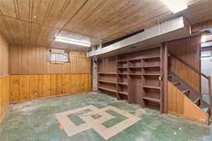 325 White Rd, Mineola, NY 11501 - Photo 12