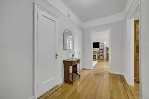 43 Calton Rd, New Rochelle, NY 10804 - Photo 2