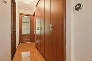 71-16 162nd St, Fresh Meadows, NY 11365 - Photo 12