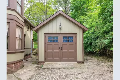 130 Mott Avenue, Roslyn, NY 11576 - Photo 32