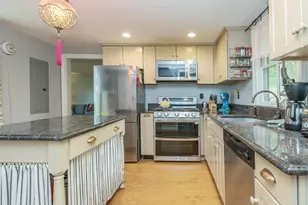 130 Mott Ave, Roslyn, NY 11576 - Photo 12