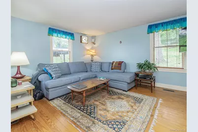 130 Mott Avenue, Roslyn, NY 11576 - Photo 14