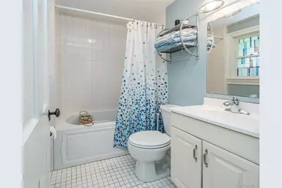 130 Mott Avenue, Roslyn, NY 11576 - Photo 16