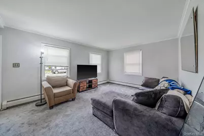 48 Hollyhock Road, Levittown, NY 11756 - Photo 8