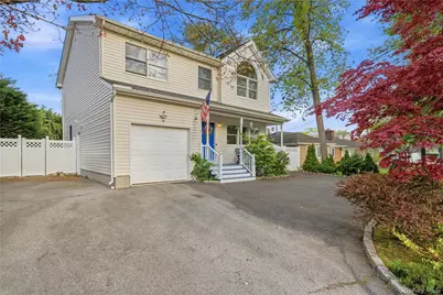 695 Higbie Lane, West Islip, NY 11795 - Photo 2