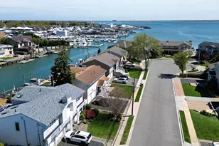 2912 Bay Dr, Merrick, NY 11566 - Photo 24