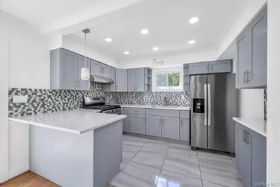 543 Coolidge Avenue, Rockville Centre, NY 11570 - Photo 12