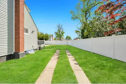 543 Coolidge Avenue, Rockville Centre, NY 11570 - Photo 30