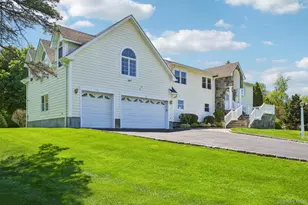 1 Green Tree Rd, Yorktown Heights, NY 10598 - Photo 2