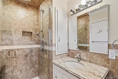 48 Stanton Circle, New Rochelle, NY 10804 - Photo 10