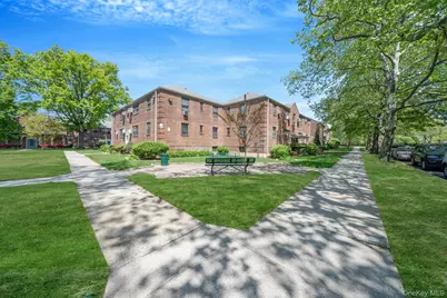 9137 153 Avenue #1, Ridgewood, NY 11414 - Photo 4