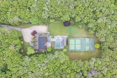 486 Middle Line Highway, Bridgehampton, NY 11932 - Photo 28