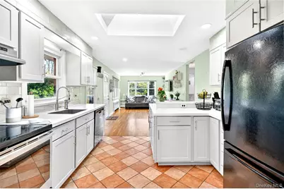 25 Hillside Avenue, Valhalla, NY 10595 - Photo 14