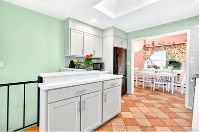 25 Hillside Avenue, Valhalla, NY 10595 - Photo 12