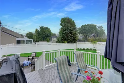 42 Briarwood Lane, Plainview, NY 11803 - Photo 24