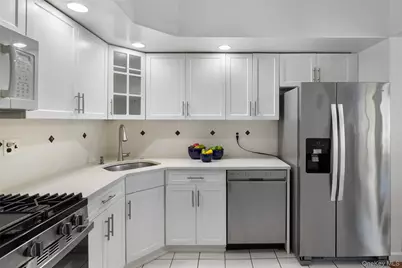 7111 Sutton Place #3, Fresh Meadows, NY 11365 - Photo 10