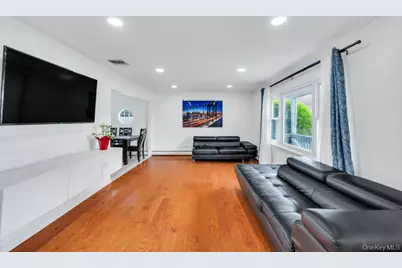 32 Beverly Street, Islip, NY 11751 - Photo 4