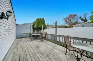 32 Beverly St, Islip, NY 11751 - Photo 32