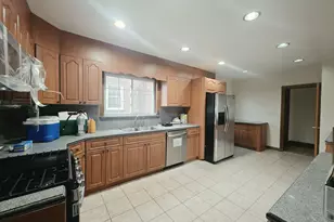 180-15 Dalny Rd, Jamaica, NY 11432 - Photo 6