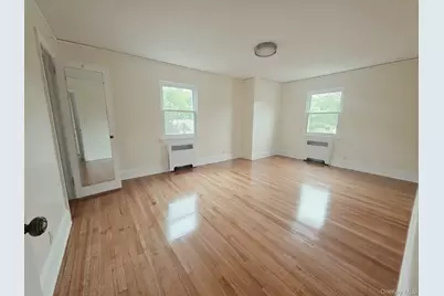 18015 Dalny Road, Jamaica, NY 11432 - Photo 8